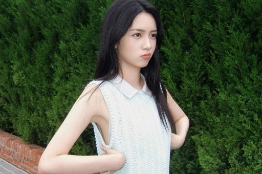中秋晚会假唱风波：明星表演遭质疑观众失望满满