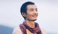 朴树近况曝光！52岁身材消瘦头发能扎辫子一直在北京租房住